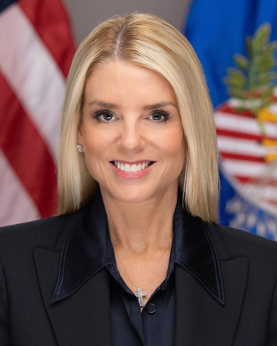 Official portrait of Pam Bondi, Attorney General